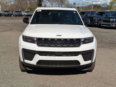 New 2026 Jeep Grand Cherokee 4WD image 8