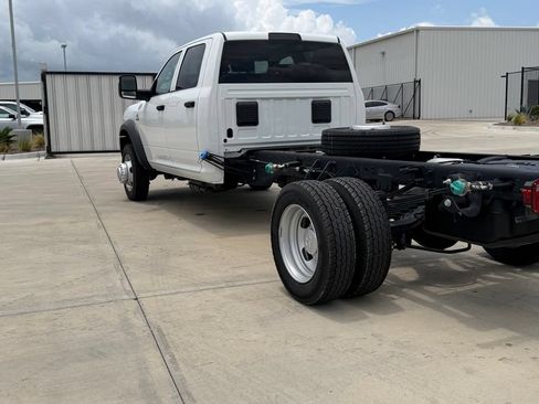 New 2026 RAM 5500 Tradesman w/ Chrome Appearance Group AWD/4WD image 9