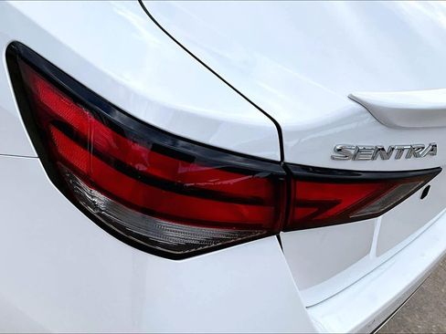 Used 2025 Nissan Sentra SR image 28