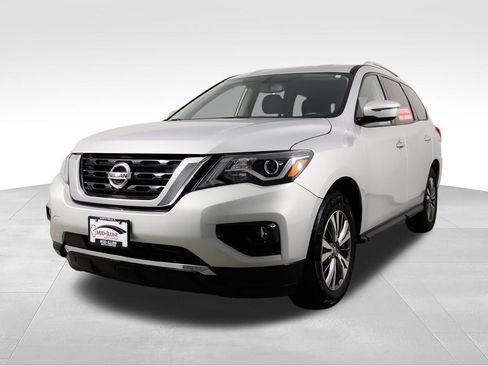 Used 2019 Nissan Pathfinder SV FWD image 4