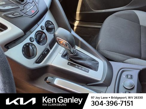Used 2014 Ford Focus SE w/ SE Winter Package FWD image 18