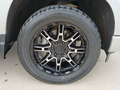 Used 2022 Chevrolet Silverado 1500 Custom AWD/4WD image 34