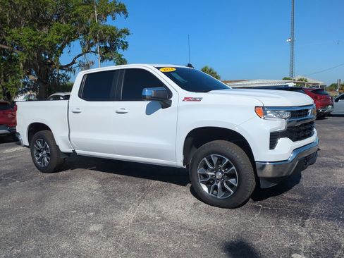 Used 2024 Chevrolet Silverado 1500 LT AWD/4WD image 2