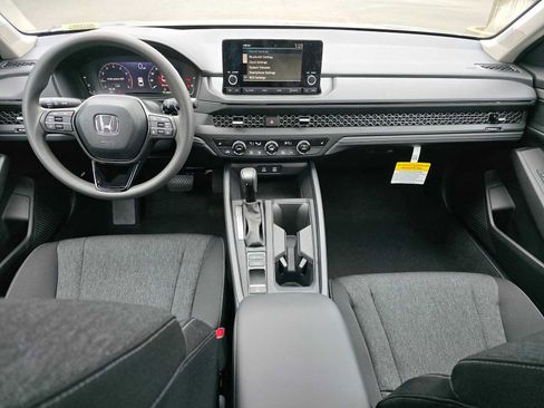 New 2025 Honda Accord SE image 18