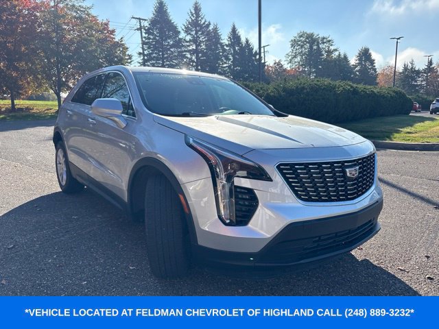 Used 2022 Cadillac XT4 Luxury w/ Trailering Package AWD/4WD image 2