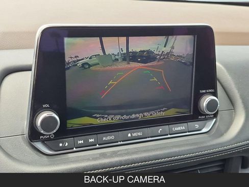 Used 2023 Nissan Rogue SV FWD image 25