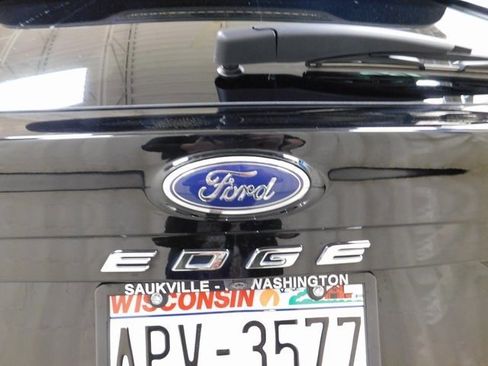 Used 2024 Ford Edge SEL image 12