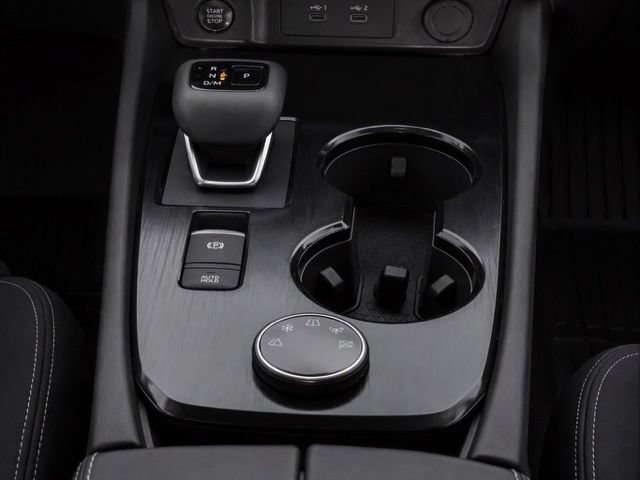Used 2024 Nissan Rogue S AWD/4WD image 16