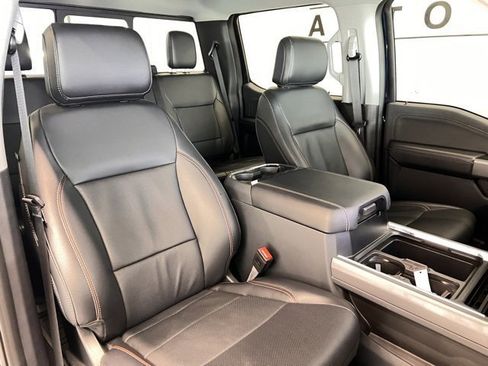 Used 2024 Ford F250 Lariat w/ Chrome Package image 11