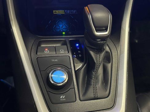 Certified 2025 Toyota RAV4 XSE image 18