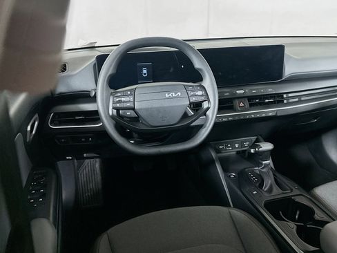 Used 2025 Kia K4 LXS image 18