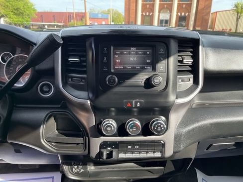 Used 2024 RAM 3500 4x4 Crew Cab DRW image 32