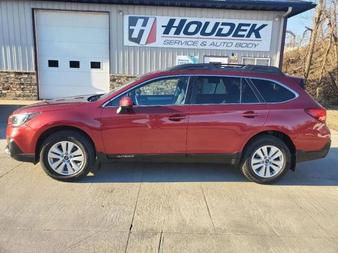 Used 2019 Subaru Outback 2.5i Premium image 8