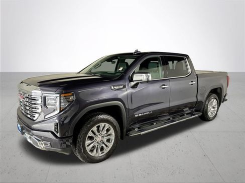 Used 2025 GMC Sierra 1500 Denali w/ Technology Package AWD/4WD image 2