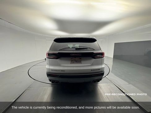 Used 2025 GMC Acadia Elevation image 3