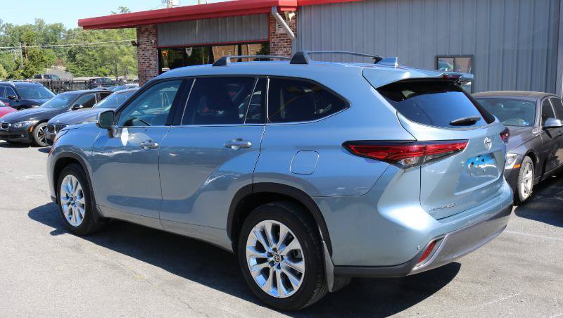 Used 2021 Toyota Highlander Limited AWD/4WD image 4
