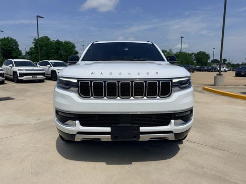 Used 2024 Jeep Wagoneer Series II w/ Flexible Seating Group AWD/4WD image 3