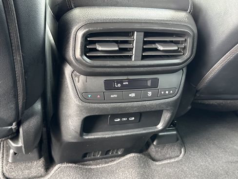 Used 2025 Honda Pilot EX-L image 17