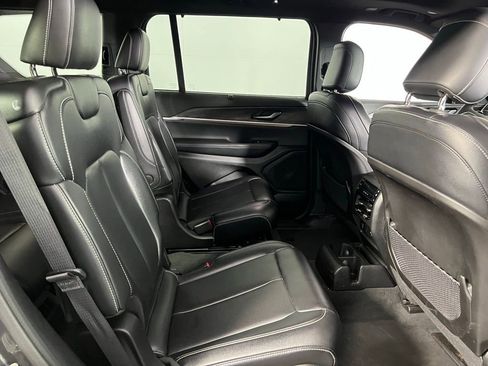 Used 2024 Jeep Grand Cherokee L Limited w/ Luxury Tech Group II image 31