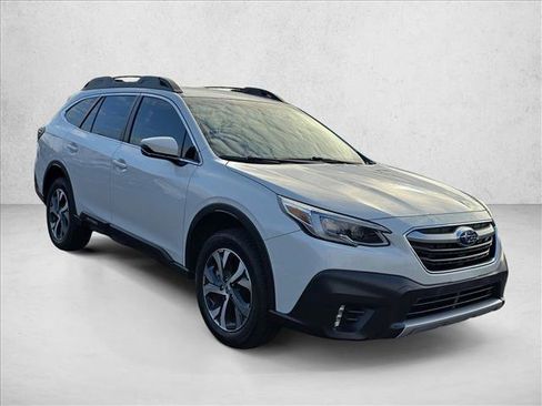 Used 2022 Subaru Outback Limited image 3
