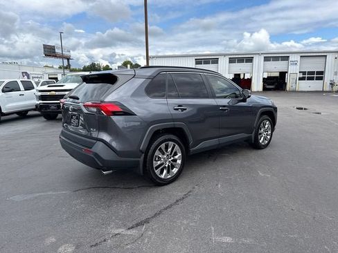 Used 2019 Toyota RAV4 XLE Premium w/ Advanced Technology Package AWD/4WD image 3