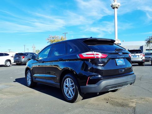 Certified 2024 Ford Edge SE image 4