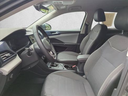 Used 2023 Volkswagen Taos SE FWD image 13