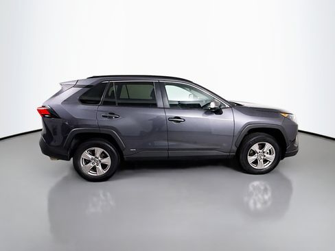 Used 2022 Toyota RAV4 LE AWD/4WD image 8