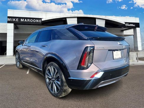 New 2026 Cadillac Optiq Luxury 2 image 4