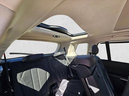 Used 2021 BMW X7 xDrive40i w/ Premium Package image 18