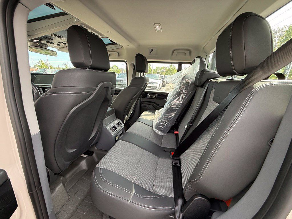 Used 2025 INEOS Grenadier Quartermaster AWD/4WD image 7