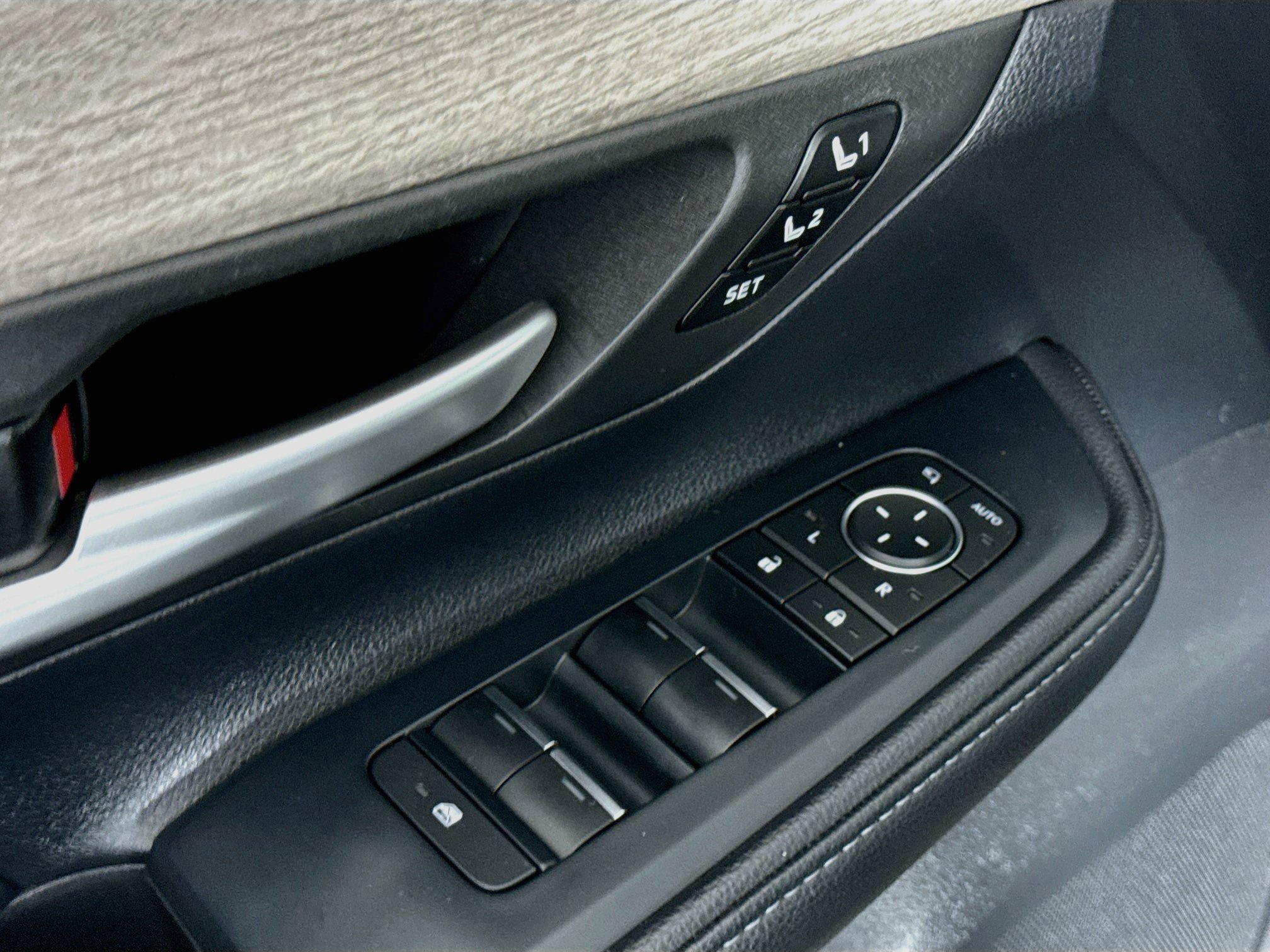 Used 2024 Toyota Grand Highlander AWD image 17