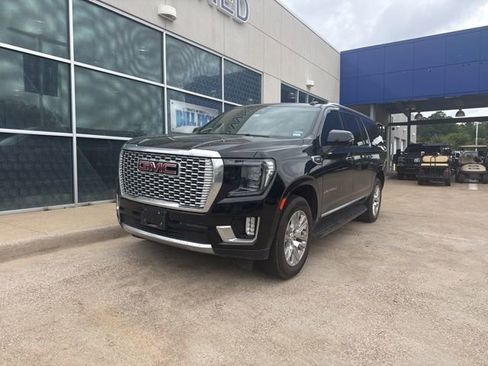 Used 2024 GMC Yukon XL Denali RWD image 4