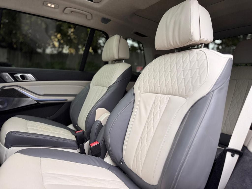 Used 2023 BMW X7 M60i w/ Executive Package AWD/4WD image 25