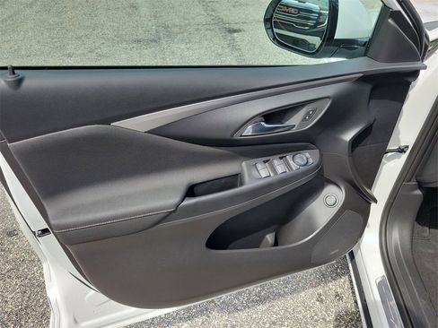 New 2025 Buick Envista Avenir image 8