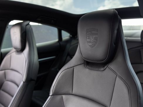 Used 2020 Porsche Taycan 4S image 24