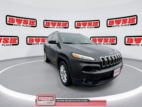 Used 2017 Jeep Cherokee Latitude w/ Comfort & Sound Group image 1