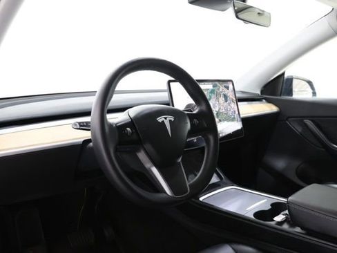 Used 2021 Tesla Model Y Long Range image 14