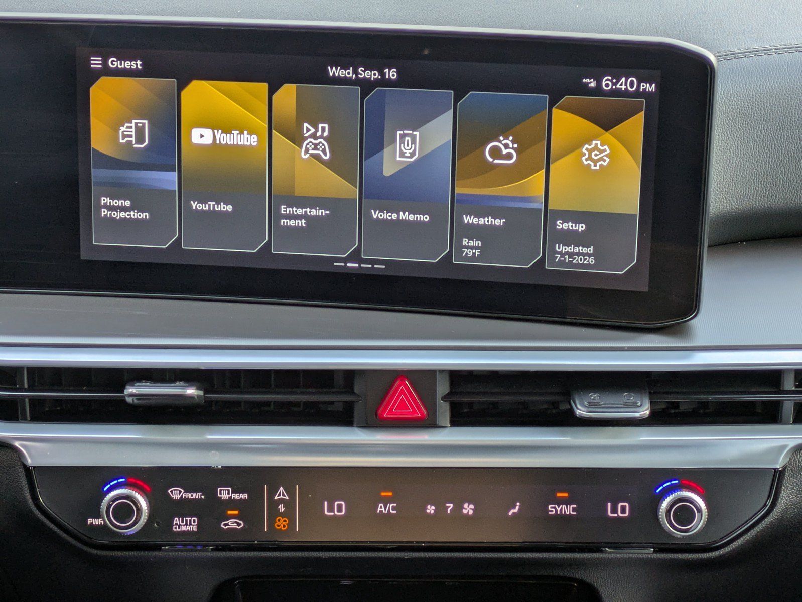 Certified 2025 Kia Sorento SX FWD image 16