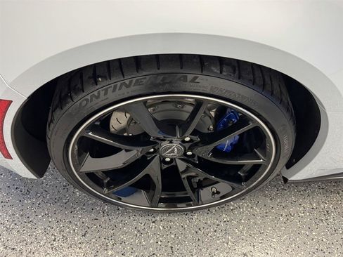 Used 2018 Chevrolet Corvette Z06 w/ Carbon 65 Edition RWD image 34