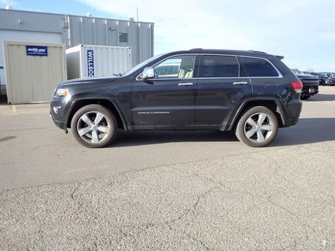 Used 2016 Jeep Grand Cherokee Overland w/ Advanced Technology Group image 2