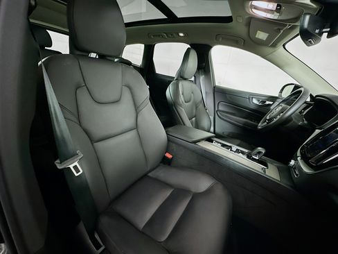 Used 2025 Volvo XC60 B5 Plus image 30