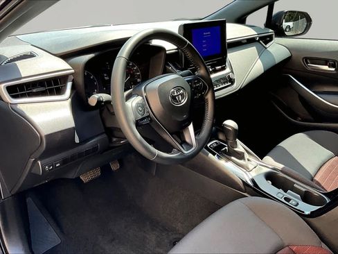 Certified 2025 Toyota Corolla SE FWD image 18