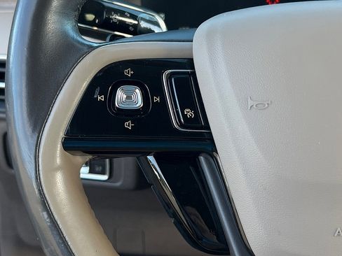 Used 2020 Lincoln Corsair Reserve w/ Equipment Group 201A image 17