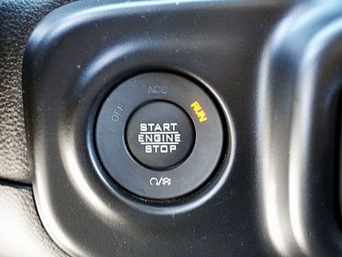 Used 2023 Jeep Wrangler Unlimited Sahara w/ Cold Weather Group AWD/4WD image 33