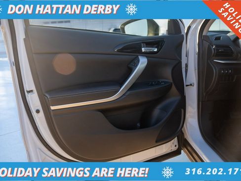 Used 2022 Mitsubishi Eclipse Cross SE image 16