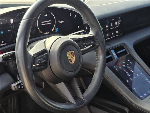 Used 2021 Porsche Taycan image 14