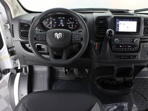 Used 2025 RAM ProMaster 2500 w/ Convenience Group FWD image 10