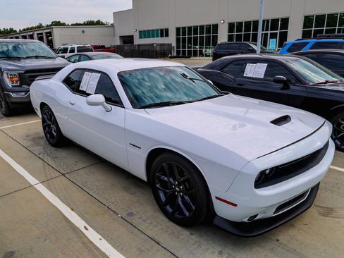 Used 2021 Dodge Challenger R/T w/ Blacktop Package RWD image 2