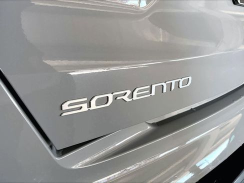 Used 2023 Kia Sorento SX image 9